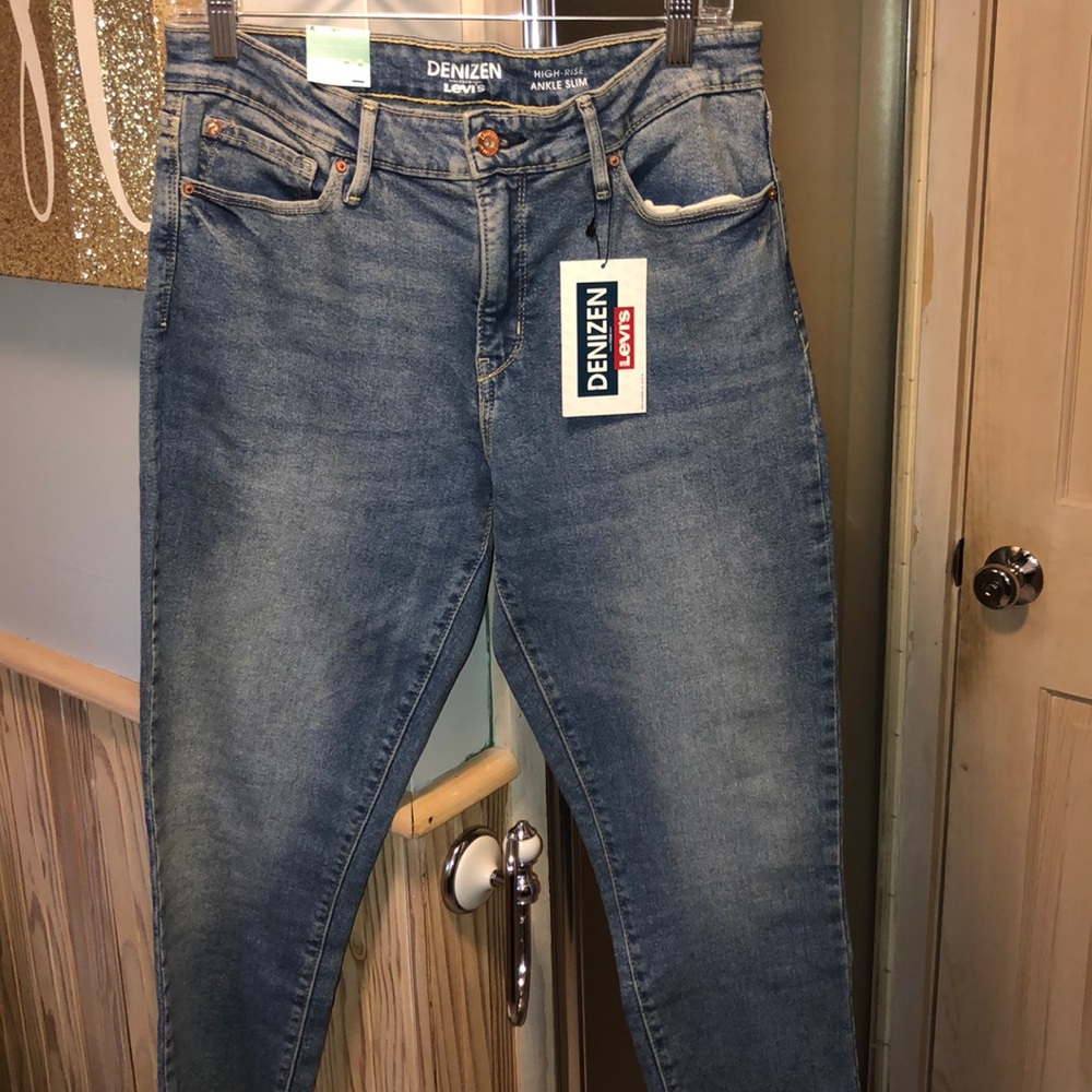 Levi’s Jeans (NWT!!)